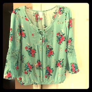 Cute blouse